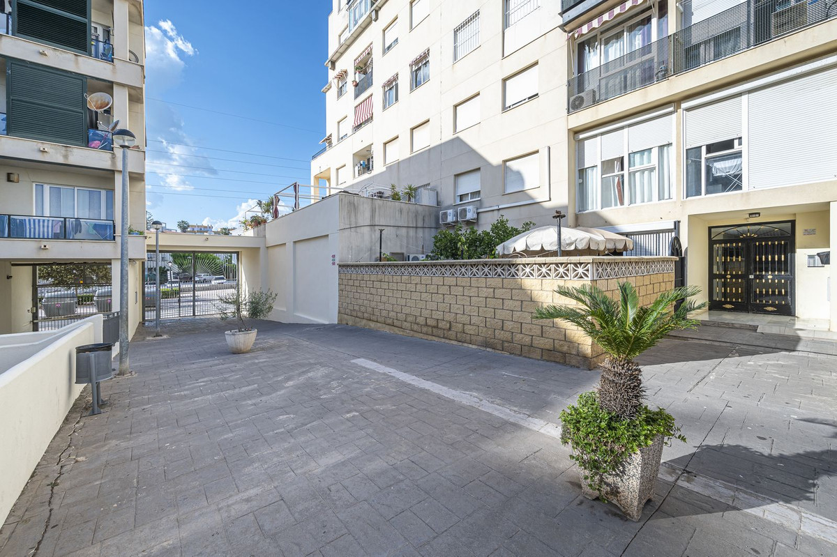 Se vende Apartamento Planta Media de 3 dormitorios en Costa Del Sol, Málaga, España