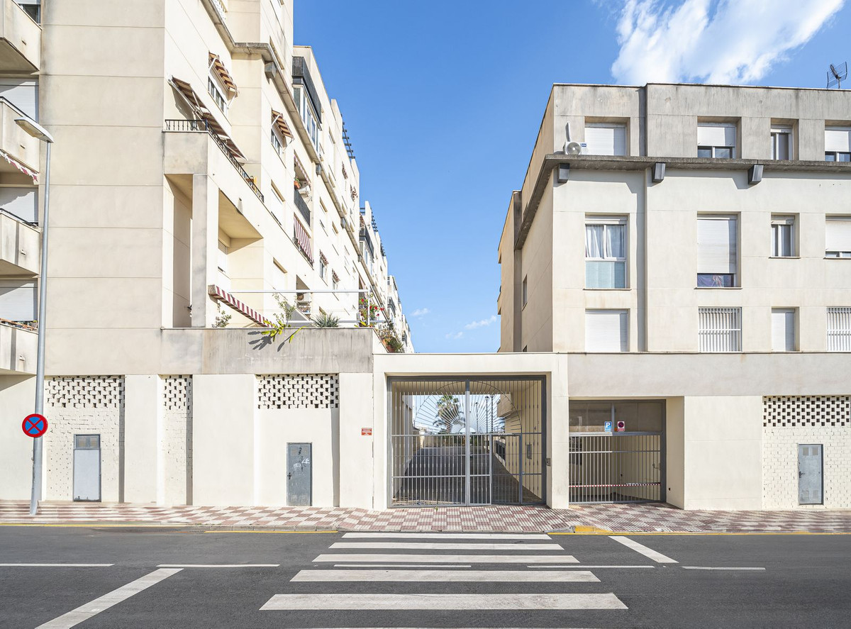Se vende Apartamento Planta Media de 3 dormitorios en Costa Del Sol, Málaga, España
