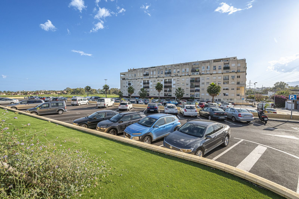 Se vende Apartamento Planta Media de 3 dormitorios en Costa Del Sol, Málaga, España