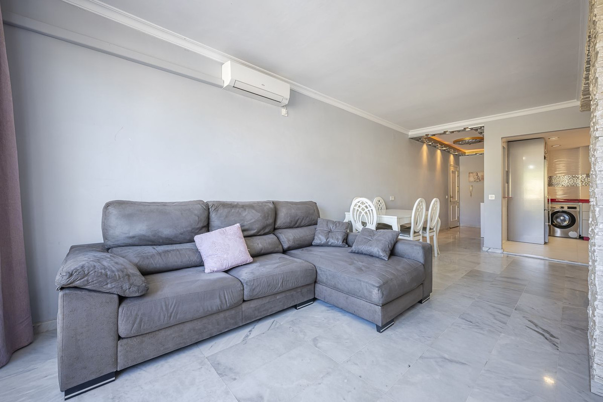 Se vende Apartamento Planta Media de 3 dormitorios en Costa Del Sol, Málaga, España