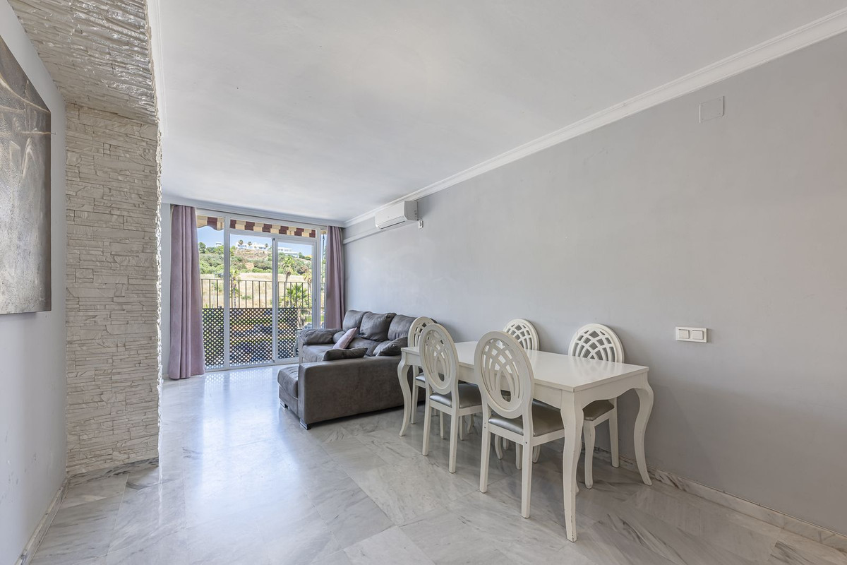 Se vende Apartamento Planta Media de 3 dormitorios en Costa Del Sol, Málaga, España