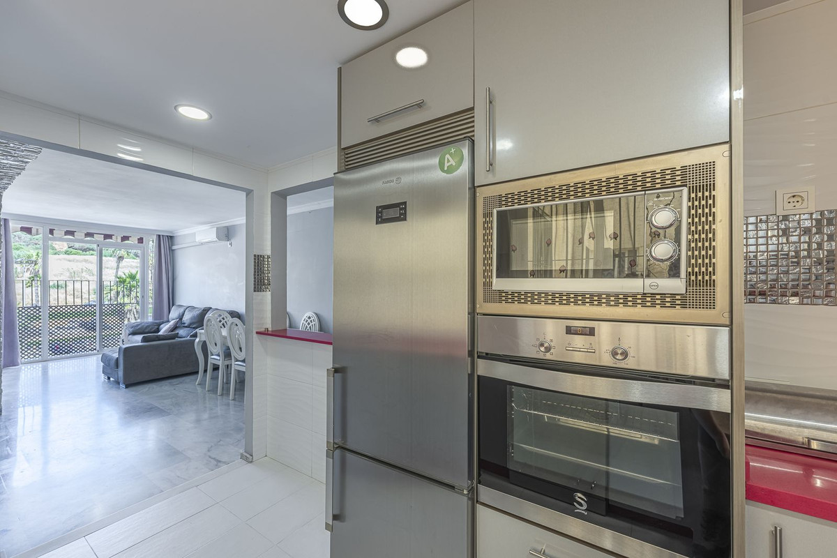 Se vende Apartamento Planta Media de 3 dormitorios en Costa Del Sol, Málaga, España