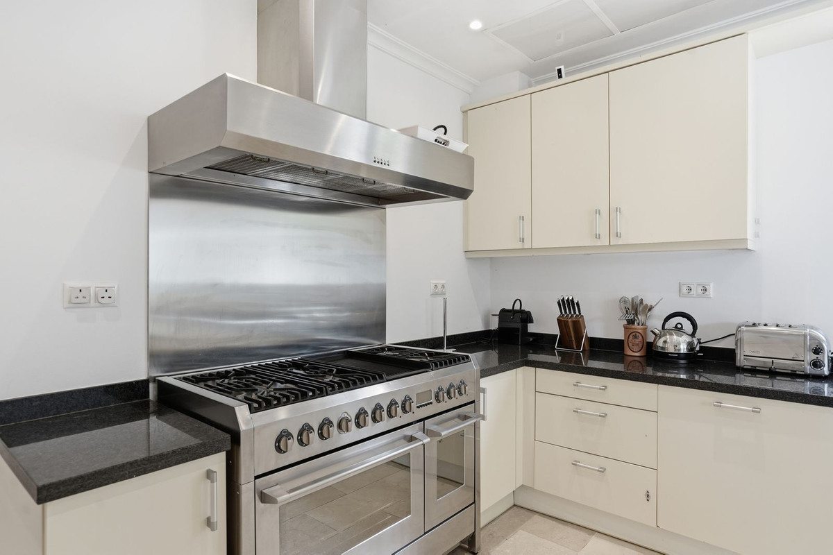 4 Bed Townhouse for sale in Istán Costa Del Sol, Málaga, Spain