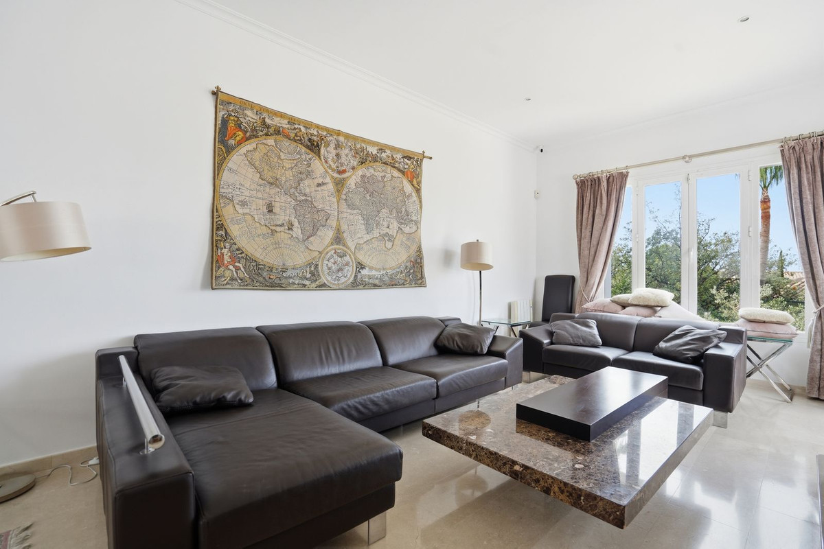 4 Bed Townhouse for sale in Istán Costa Del Sol, Málaga, Spain