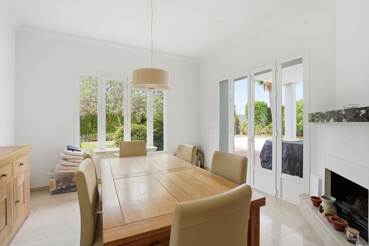 4 Bed Townhouse for sale in Istán Costa Del Sol, Málaga, Spain