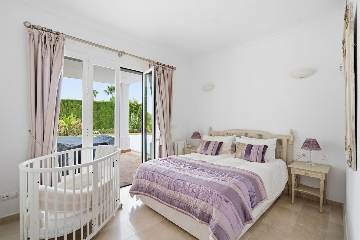 4 Bed Townhouse for sale in Istán Costa Del Sol, Málaga, Spain