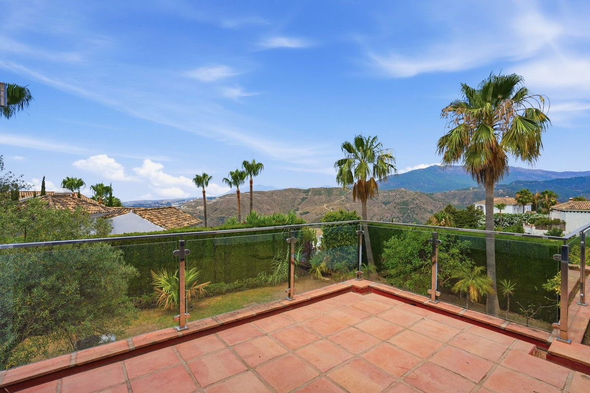 4 Bed Townhouse for sale in Istán Costa Del Sol, Málaga, Spain