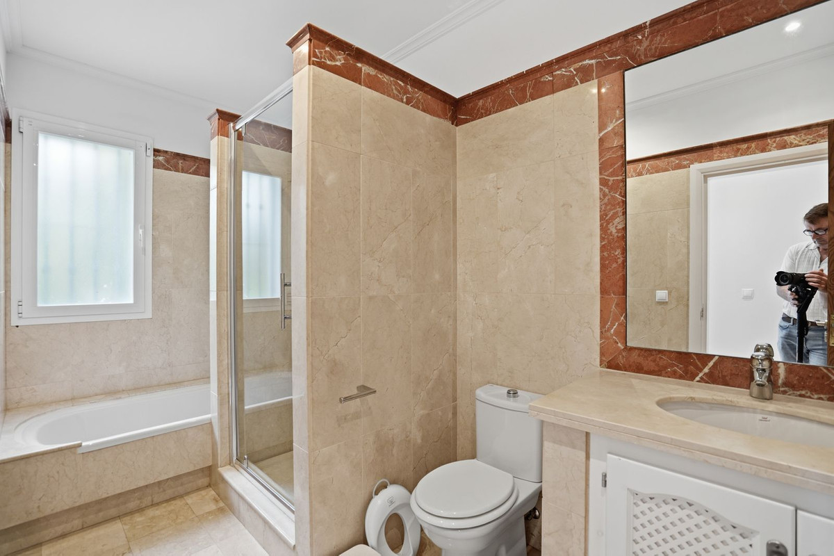 4 Bed Townhouse for sale in Istán Costa Del Sol, Málaga, Spain