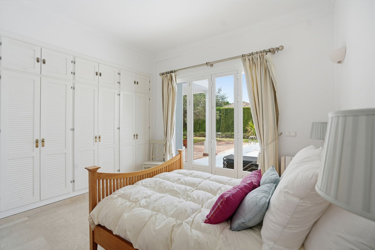 4 Bed Townhouse for sale in Istán Costa Del Sol, Málaga, Spain