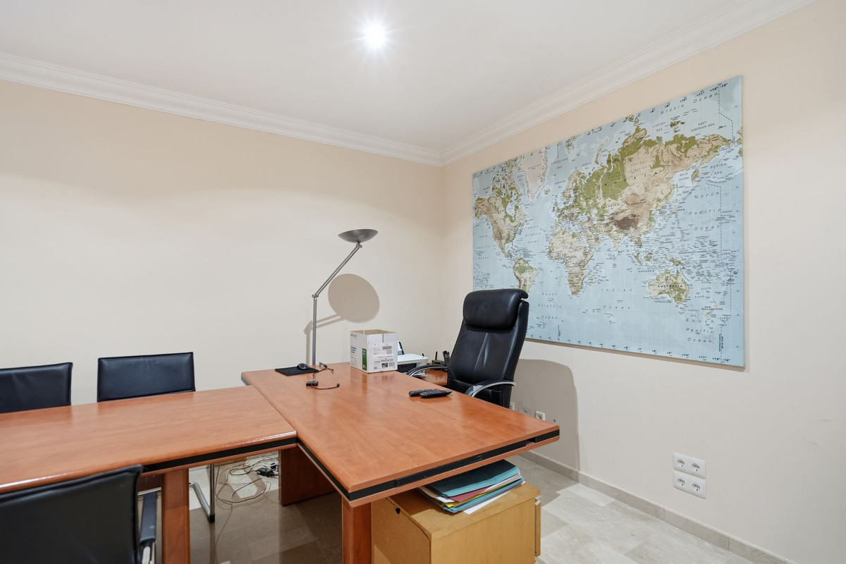 4 Bed Townhouse for sale in Istán Costa Del Sol, Málaga, Spain