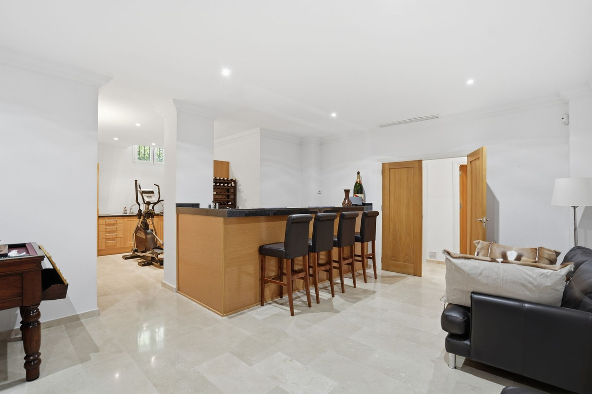 4 Bed Townhouse for sale in Istán Costa Del Sol, Málaga, Spain