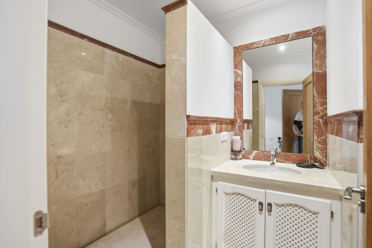 4 Bed Townhouse for sale in Istán Costa Del Sol, Málaga, Spain