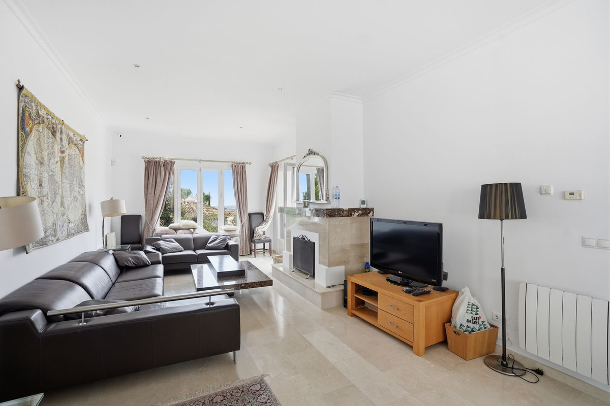 4 Bed Townhouse for sale in Istán Costa Del Sol, Málaga, Spain