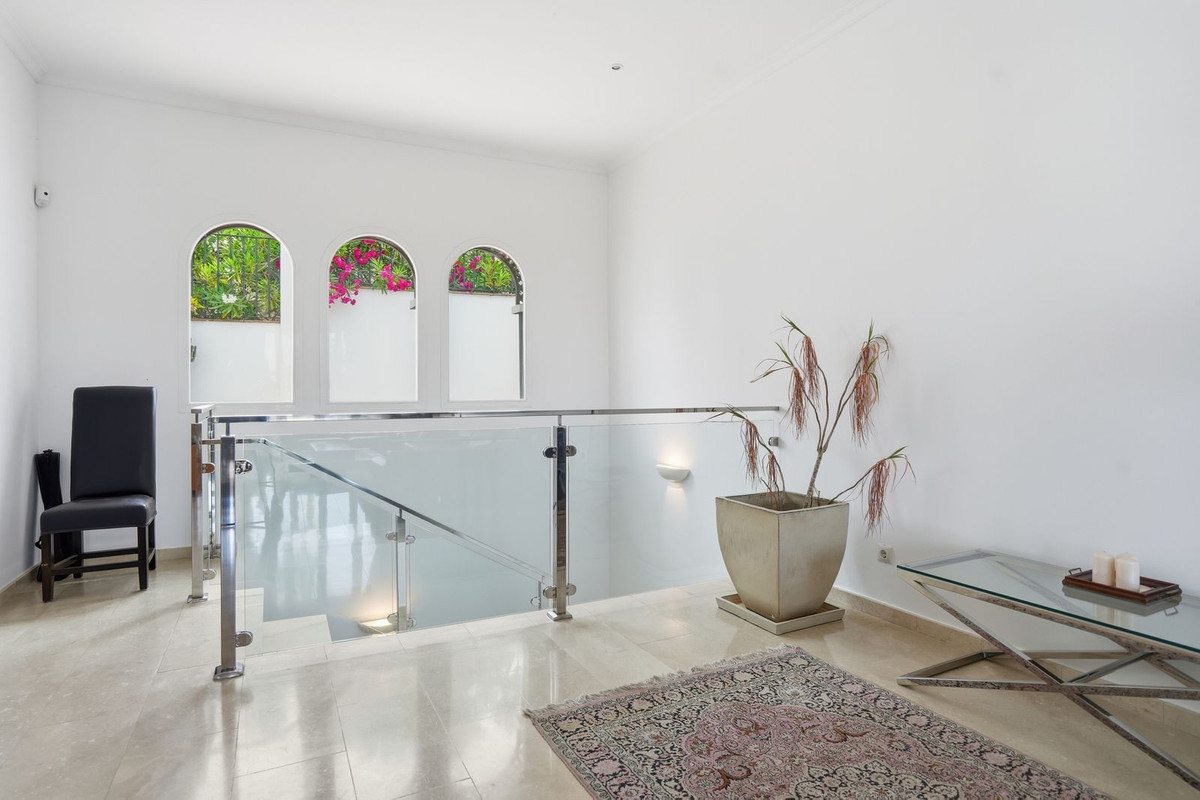 4 Bed Townhouse for sale in Istán Costa Del Sol, Málaga, Spain