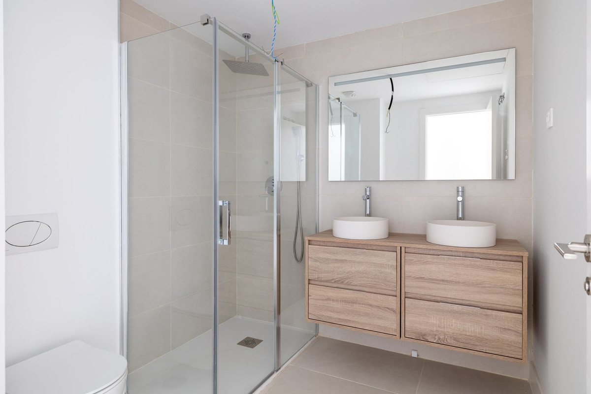 Se vende Apartamento Planta Baja de 3 dormitorios en Costa Del Sol, Málaga, España