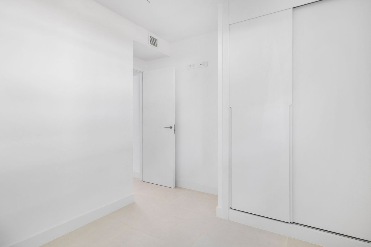 Se vende Apartamento Planta Baja de 3 dormitorios en Costa Del Sol, Málaga, España