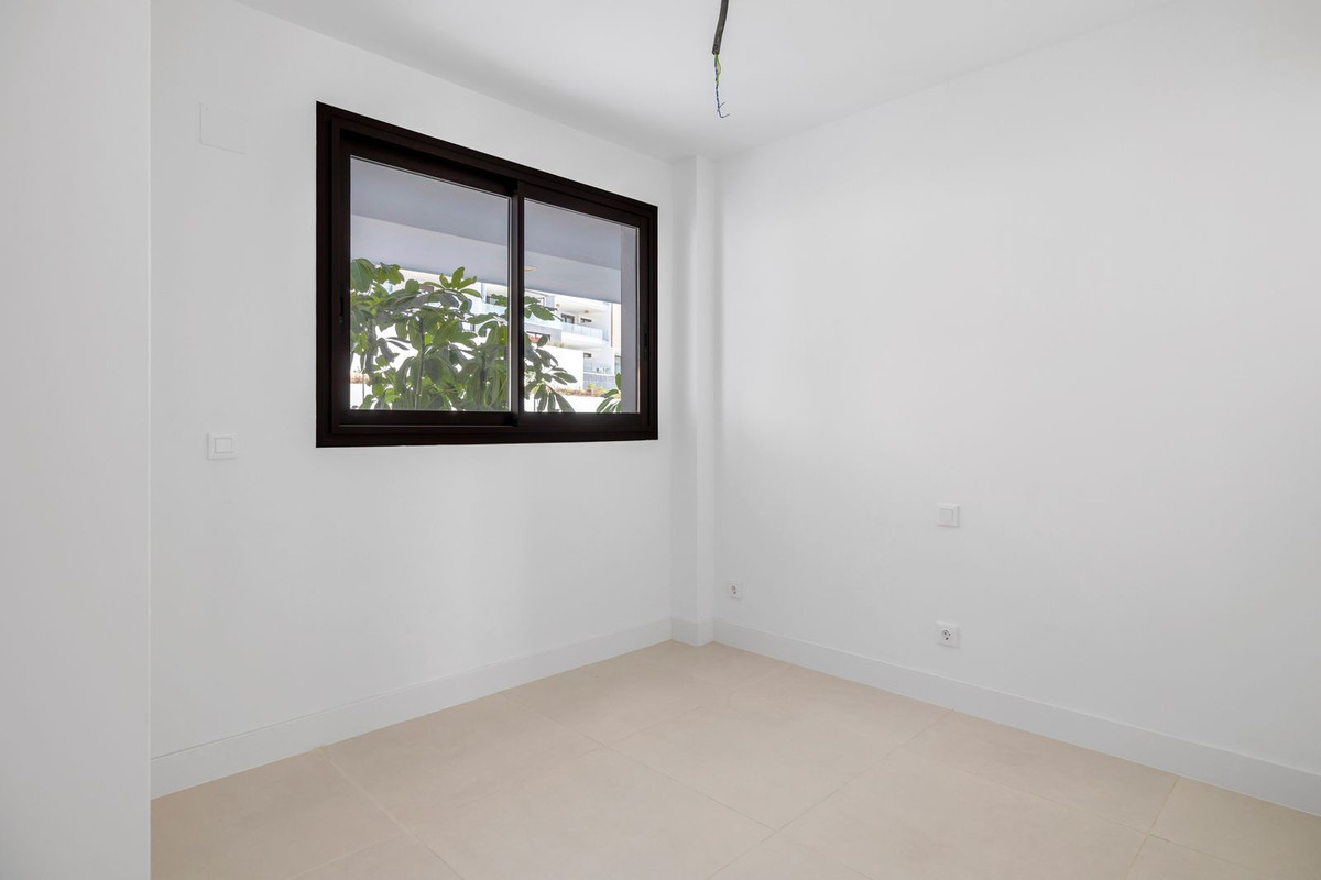 Se vende Apartamento Planta Baja de 3 dormitorios en Costa Del Sol, Málaga, España