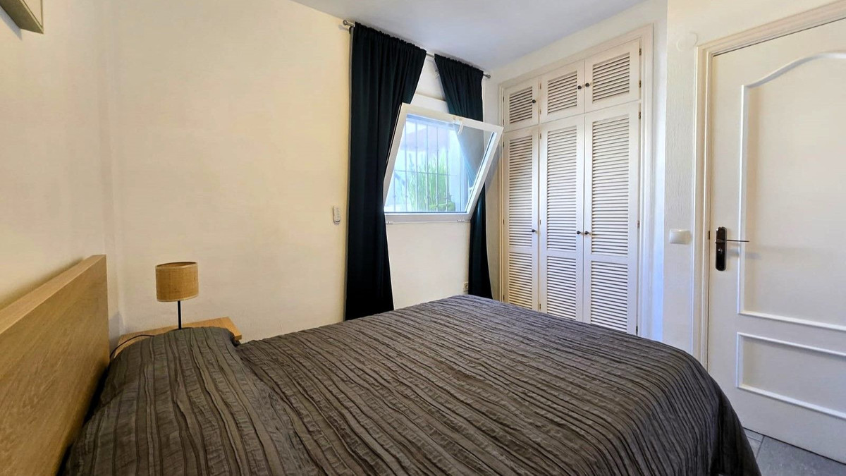 Se vende Apartamento Planta Media de 2 dormitorios en Costa Del Sol, Málaga, España