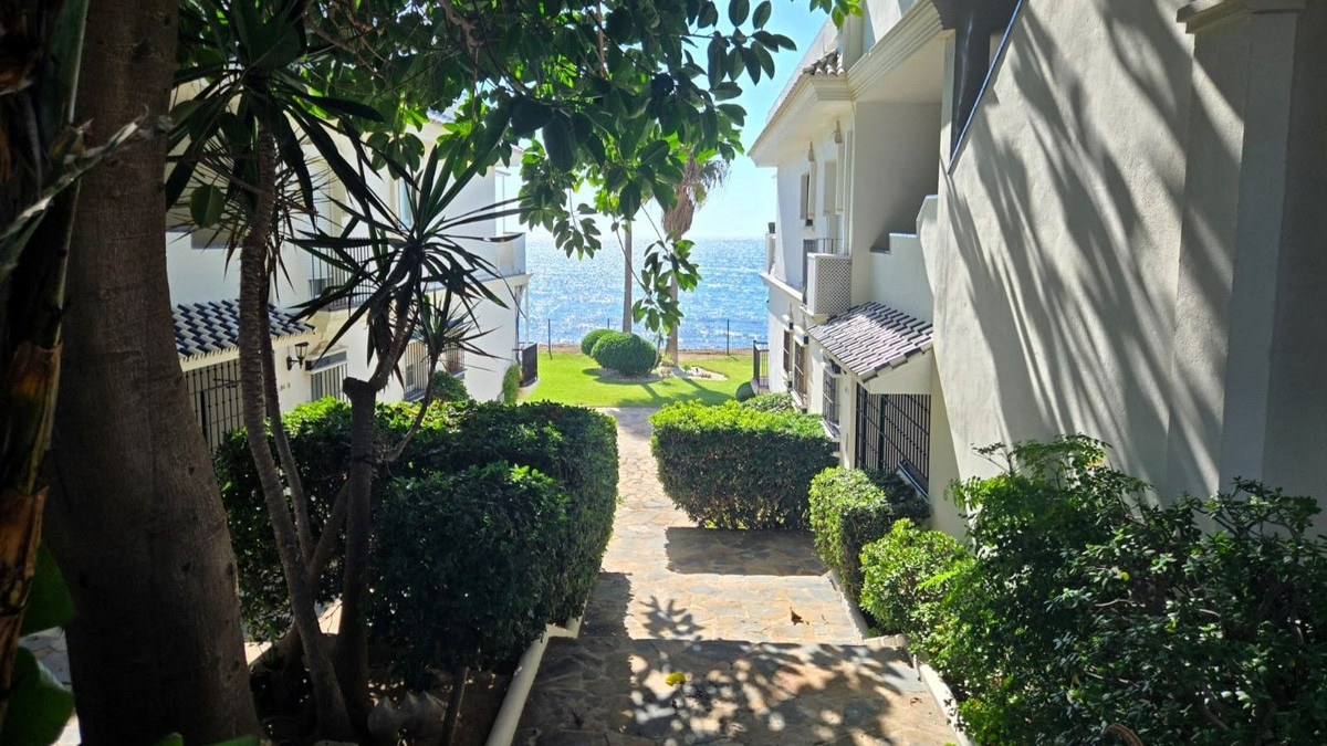 Se vende Apartamento Planta Media de 2 dormitorios en Costa Del Sol, Málaga, España