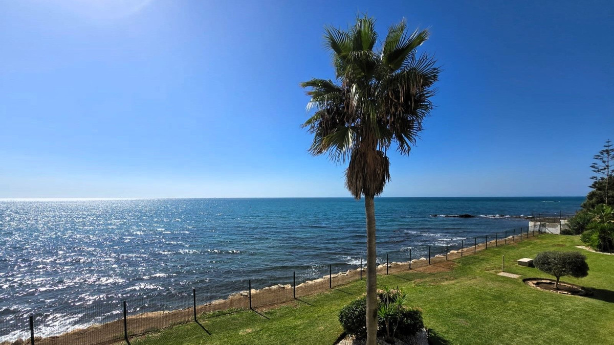 Se vende Apartamento Planta Media de 2 dormitorios en Costa Del Sol, Málaga, España