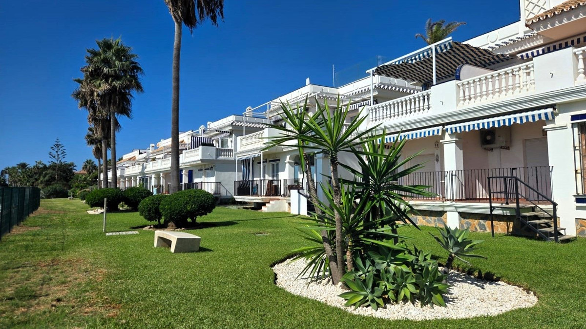 Se vende Apartamento Planta Media de 2 dormitorios en Costa Del Sol, Málaga, España