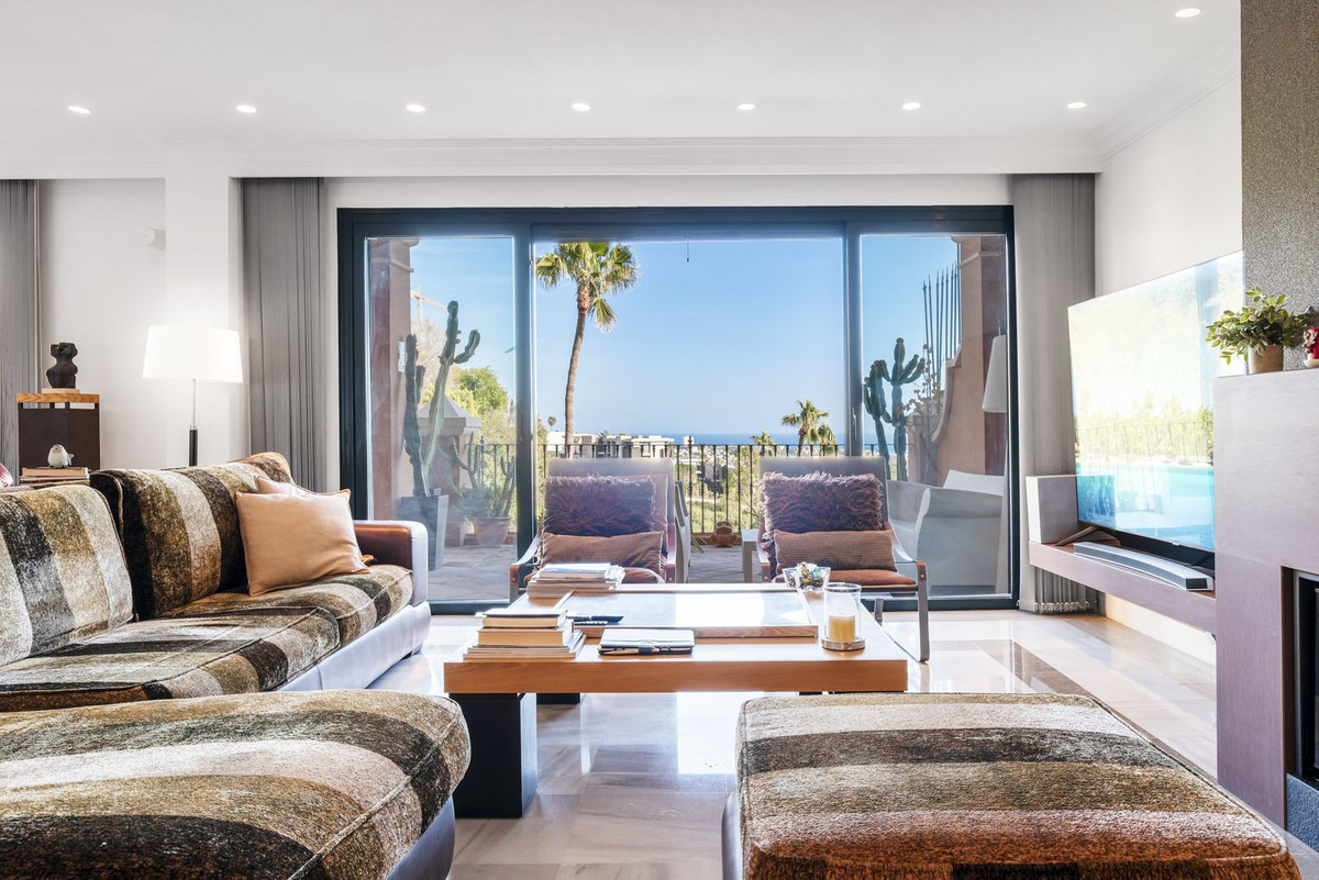 3 Bed Apartment for sale in Monte Halcones Costa Del Sol, Málaga, Spain