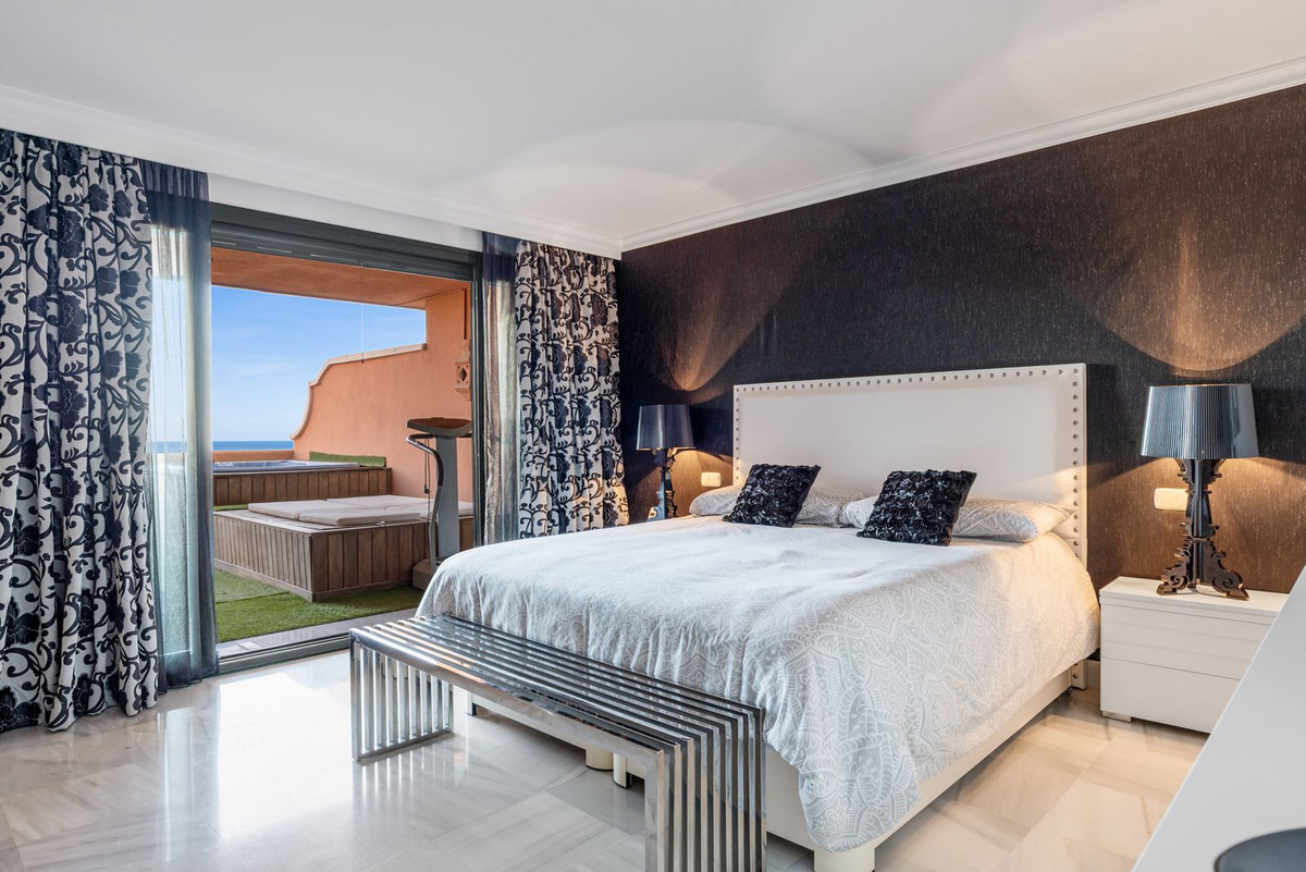 3 Bed Apartment for sale in Monte Halcones Costa Del Sol, Málaga, Spain