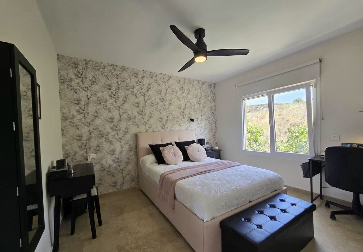 3 Bed Apartment for sale in Calahonda Costa Del Sol, Málaga, Spain