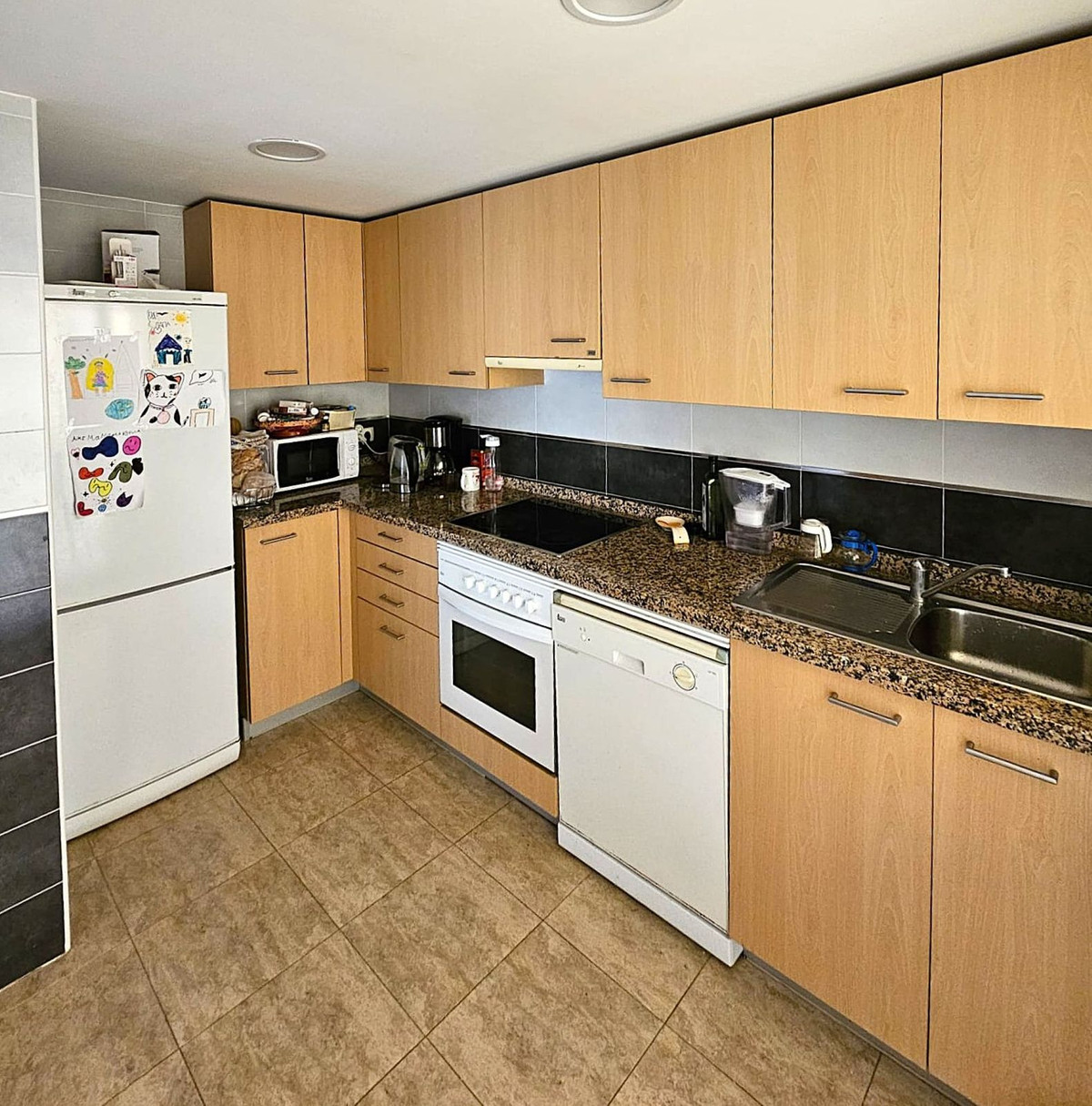 2 Bed Apartment for sale in Estepona Costa Del Sol, Málaga, Spain