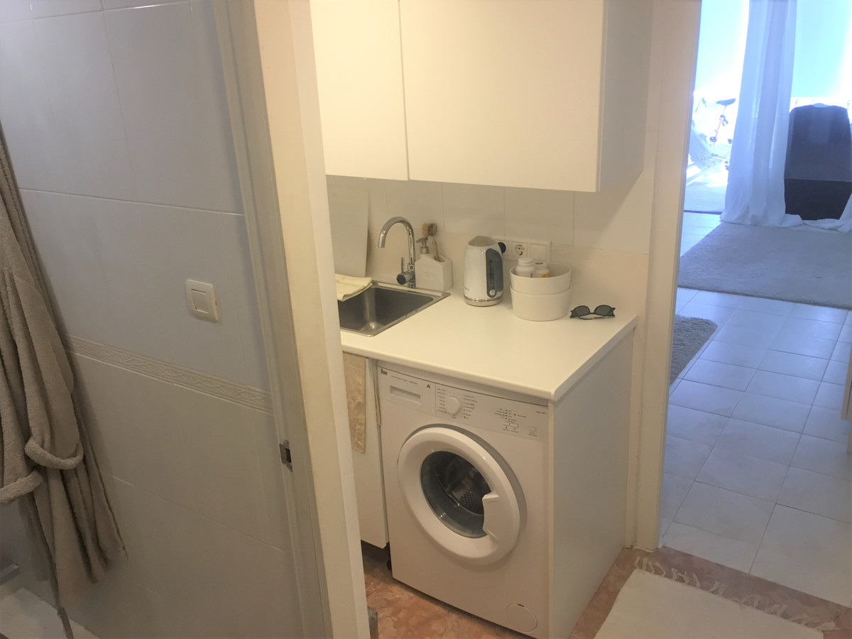 1 Bed Apartment for sale in Fuengirola Costa Del Sol, Málaga, Spain