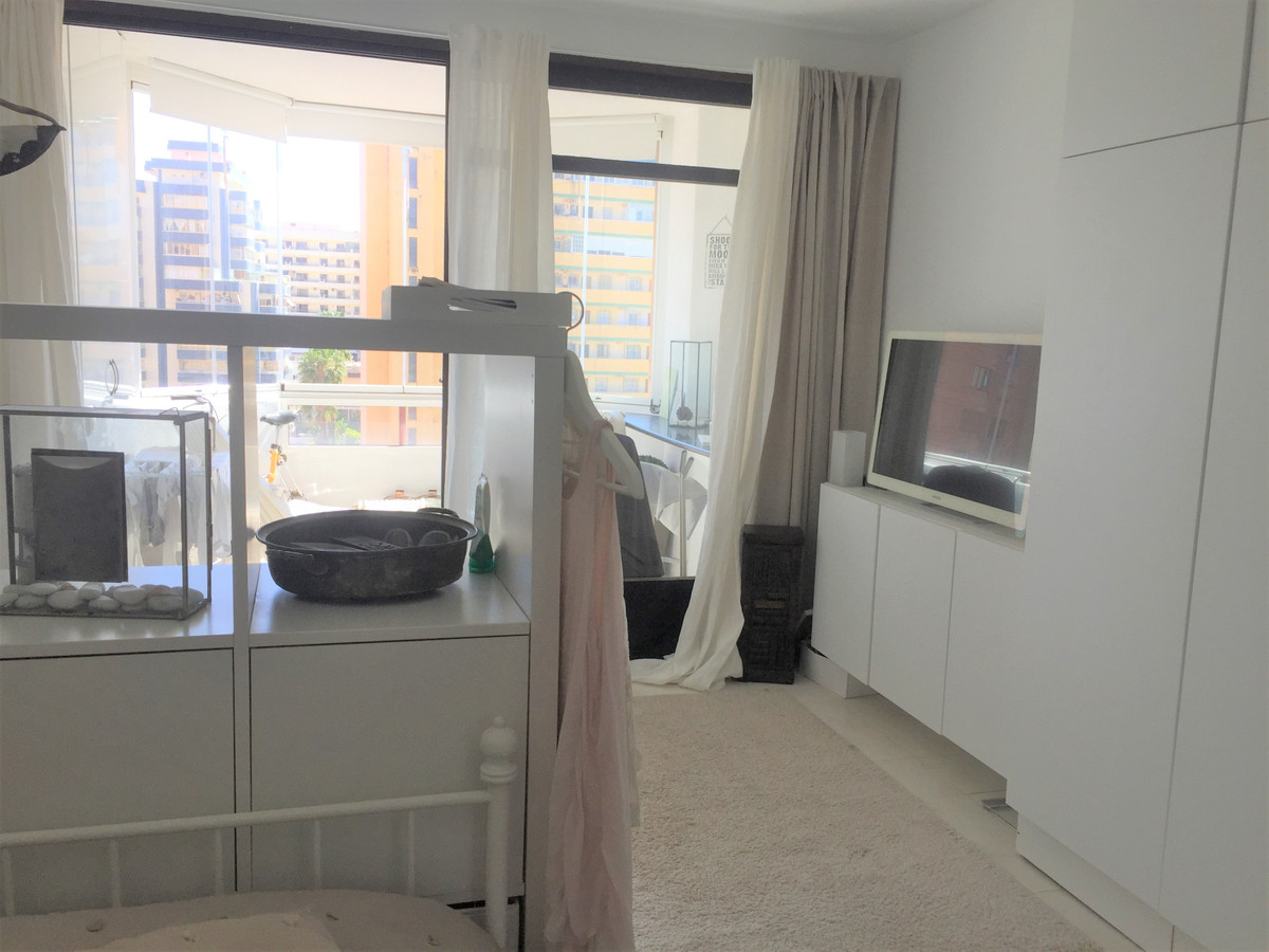 1 Bed Apartment for sale in Fuengirola Costa Del Sol, Málaga, Spain
