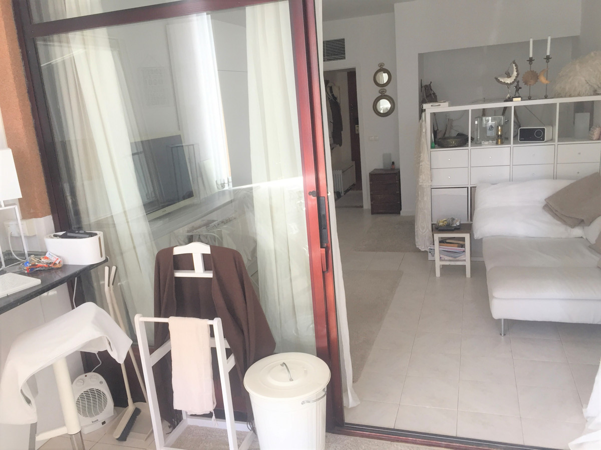 1 Bed Apartment for sale in Fuengirola Costa Del Sol, Málaga, Spain