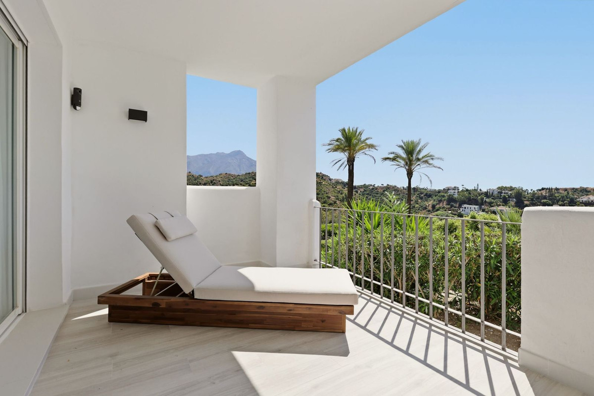 3 Bed Apartment for sale in La Quinta Costa Del Sol, Málaga, Spain