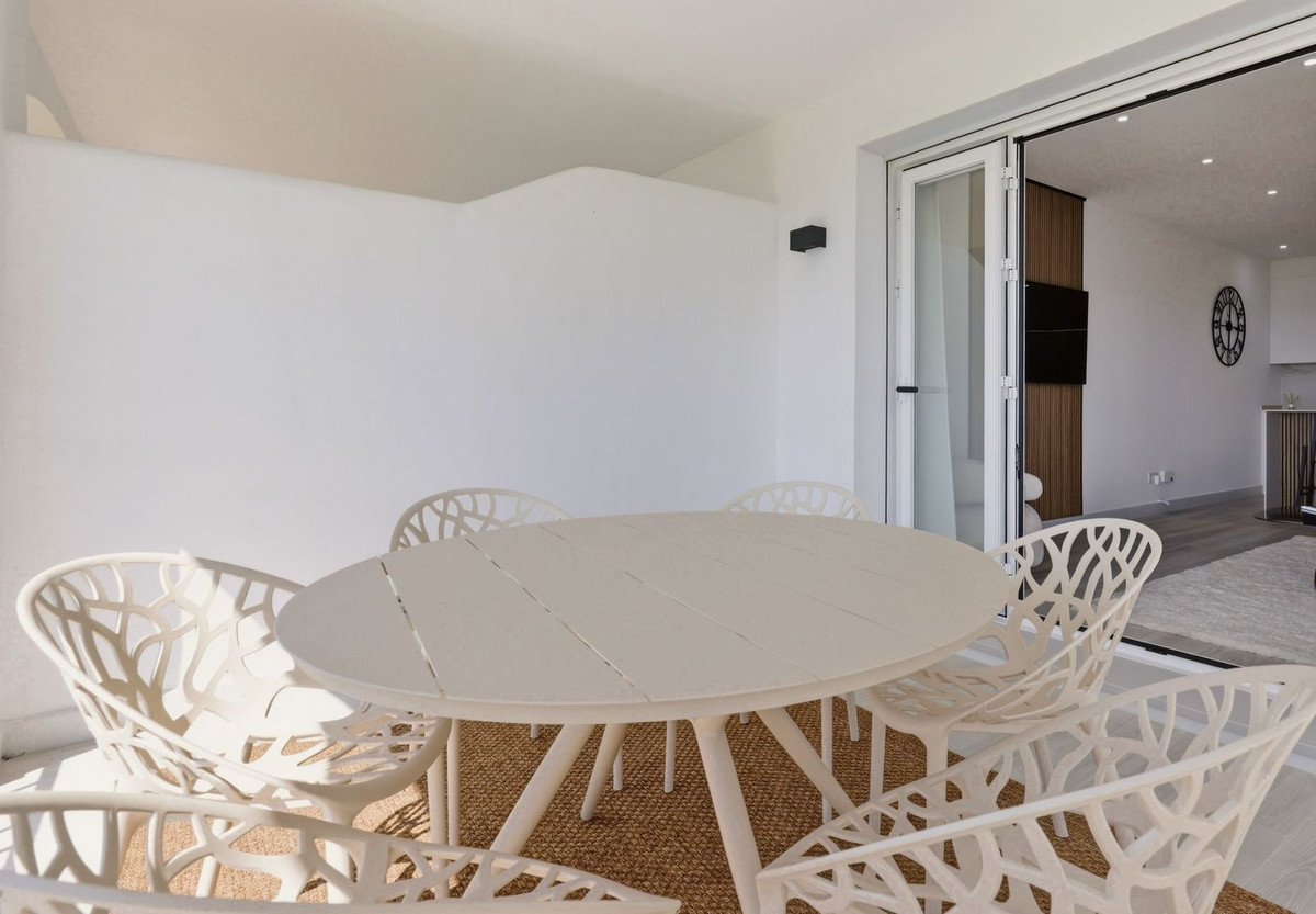 3 Bed Apartment for sale in La Quinta Costa Del Sol, Málaga, Spain
