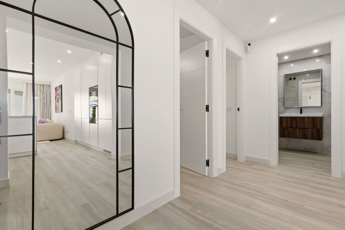 3 Bed Apartment for sale in La Quinta Costa Del Sol, Málaga, Spain