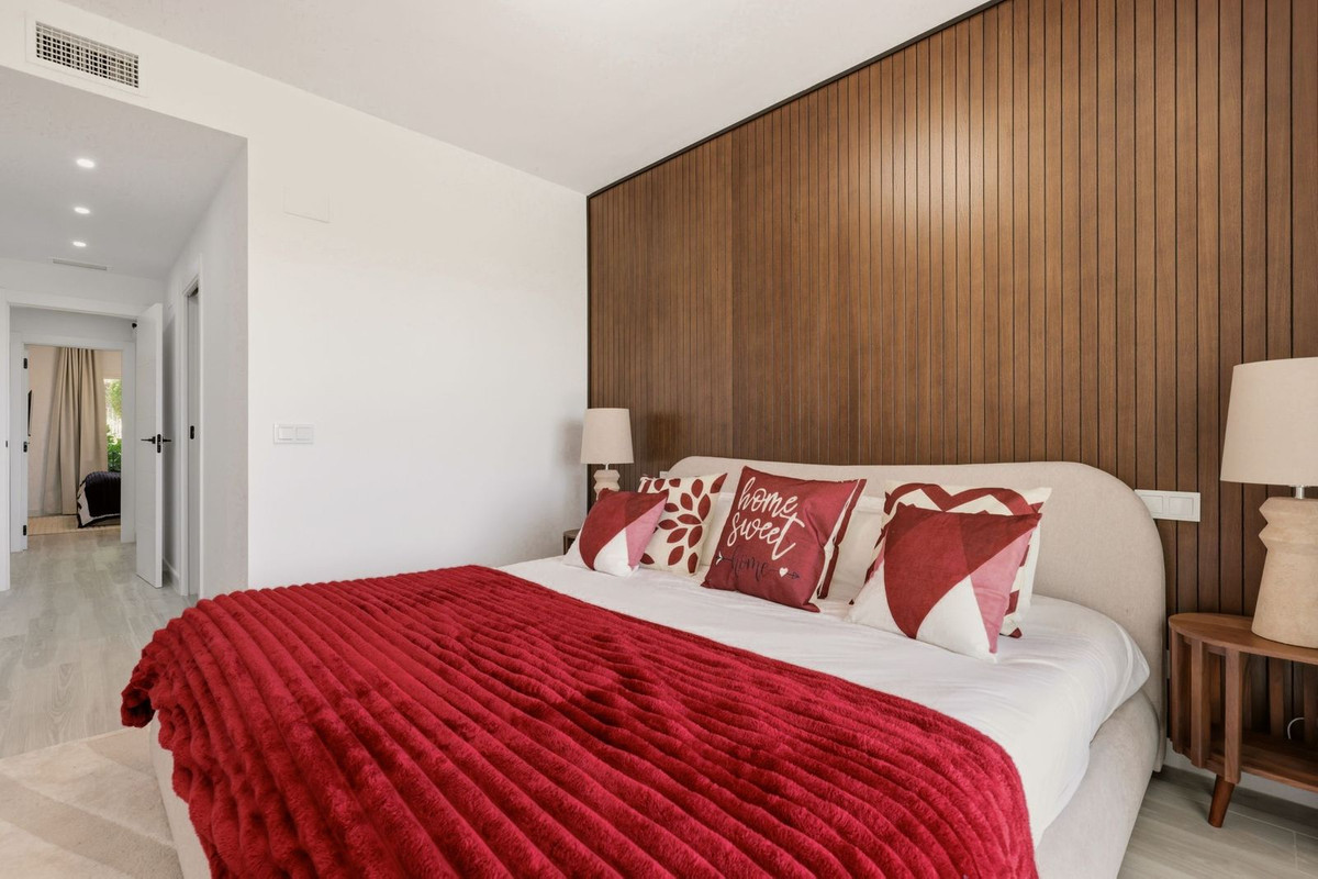 3 Bed Apartment for sale in La Quinta Costa Del Sol, Málaga, Spain