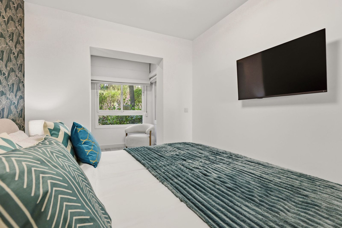 3 Bed Apartment for sale in La Quinta Costa Del Sol, Málaga, Spain
