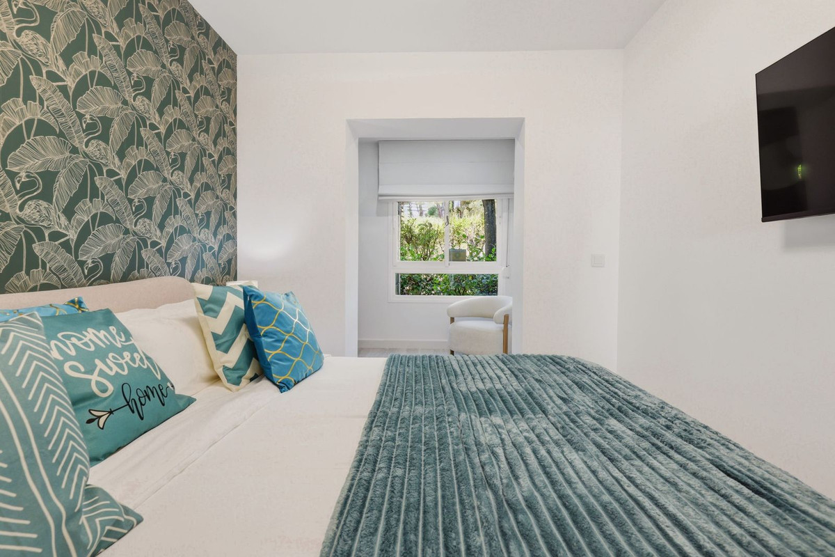 3 Bed Apartment for sale in La Quinta Costa Del Sol, Málaga, Spain