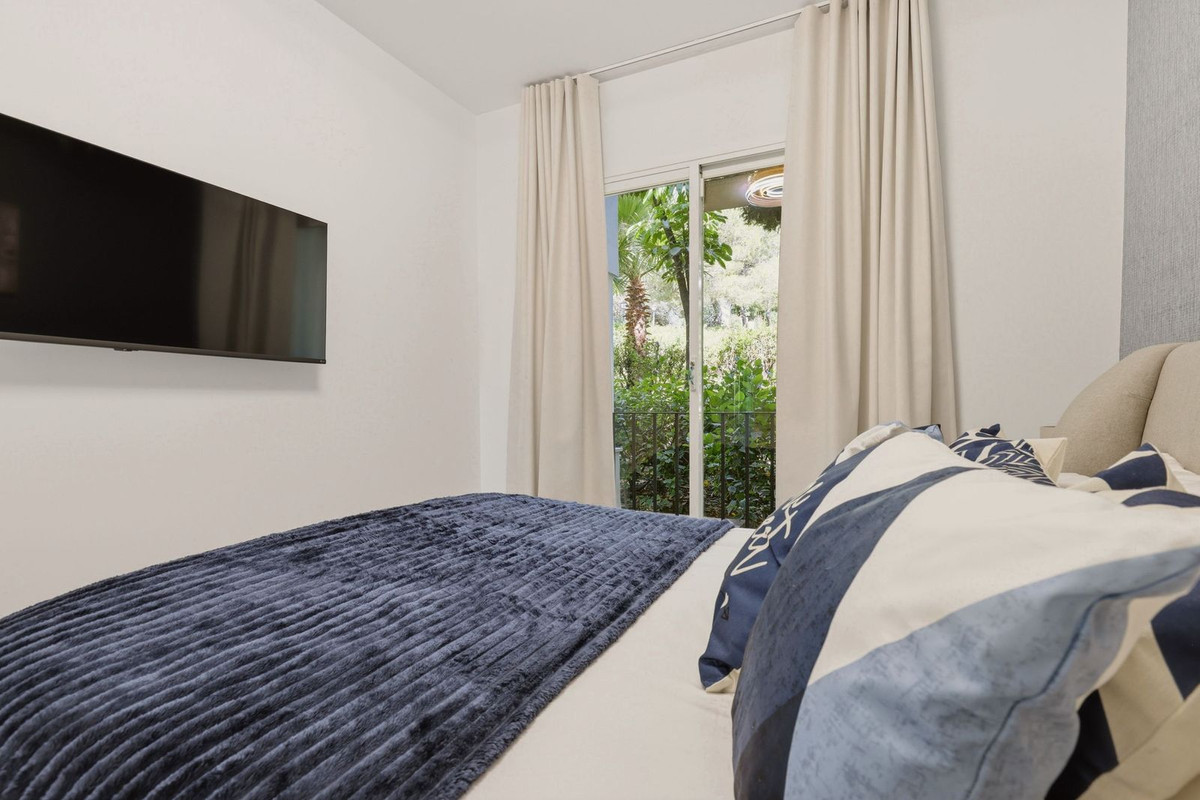 3 Bed Apartment for sale in La Quinta Costa Del Sol, Málaga, Spain