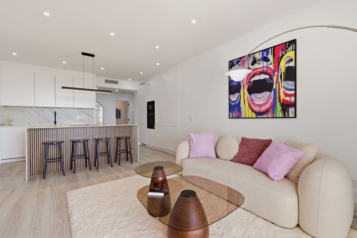 3 Bed Apartment for sale in La Quinta Costa Del Sol, Málaga, Spain