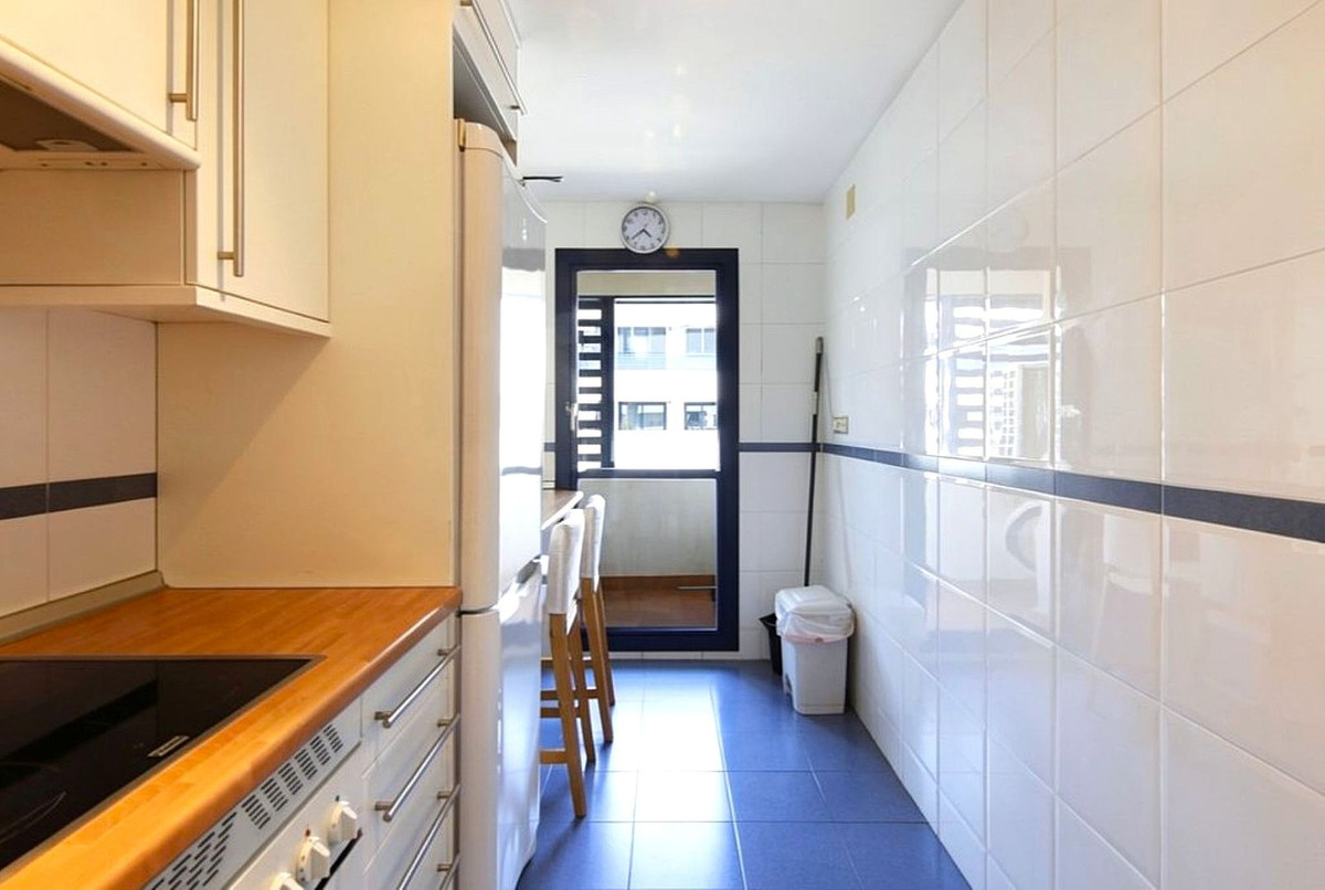 2 Bed Apartment for sale in Estepona Costa Del Sol, Málaga, Spain