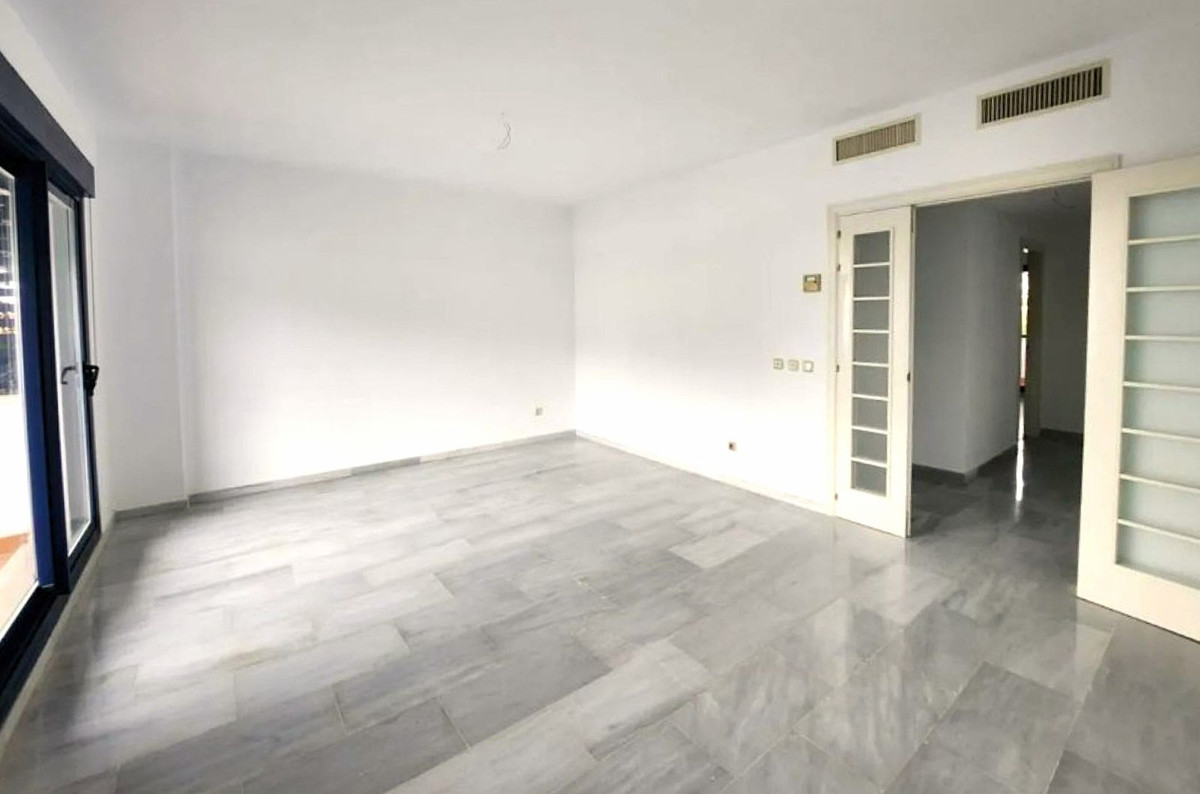 2 Bed Apartment for sale in Estepona Costa Del Sol, Málaga, Spain