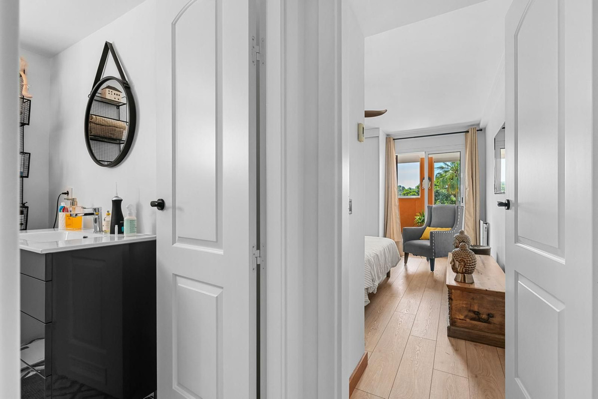 2 Bed Apartment for sale in Reserva De Marbella Costa Del Sol, Málaga, Spain