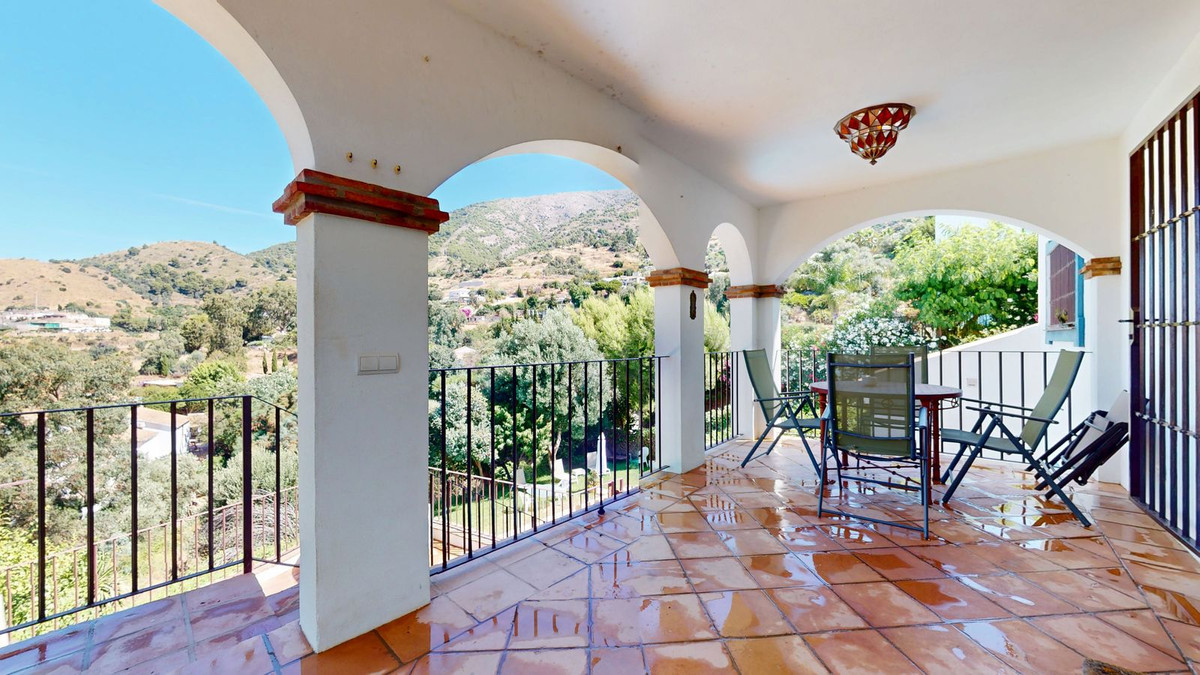 4 Bed Townhouse for sale in Valtocado Costa Del Sol, Málaga, Spain