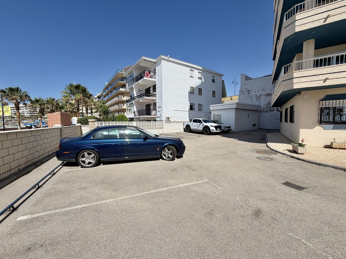 3 Bed Apartment for sale in Fuengirola Costa Del Sol, Málaga, Spain