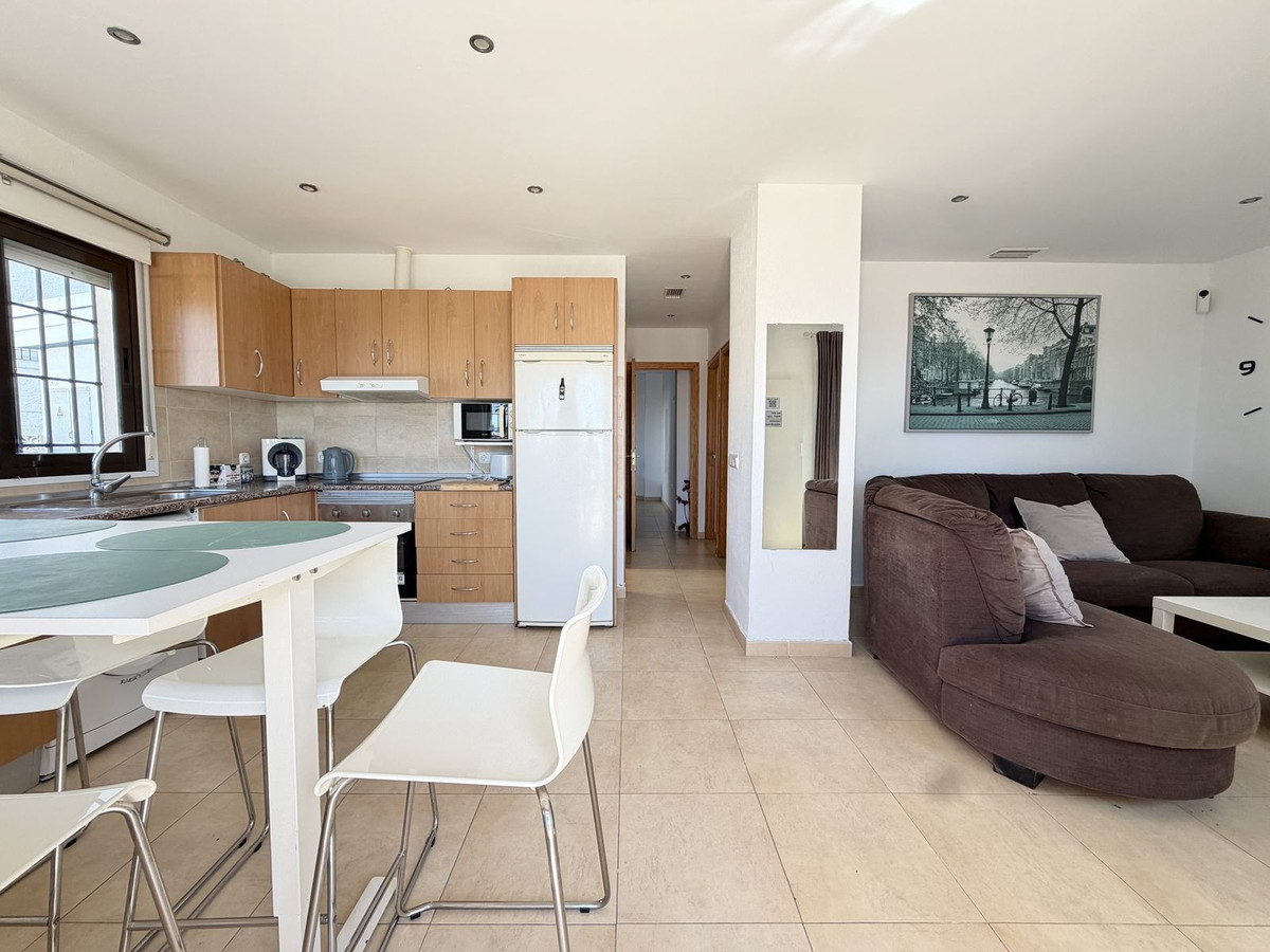 3 Bed Apartment for sale in Fuengirola Costa Del Sol, Málaga, Spain