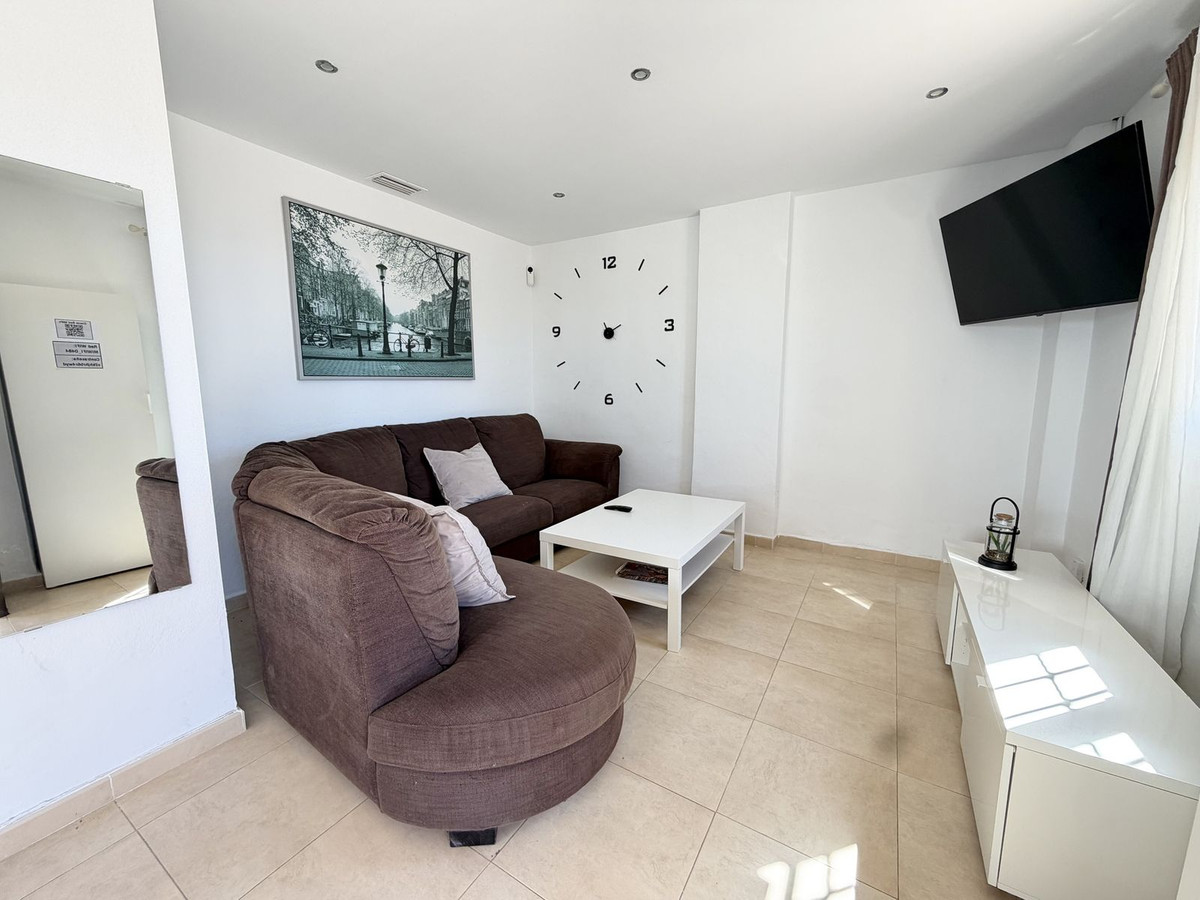 3 Bed Apartment for sale in Fuengirola Costa Del Sol, Málaga, Spain