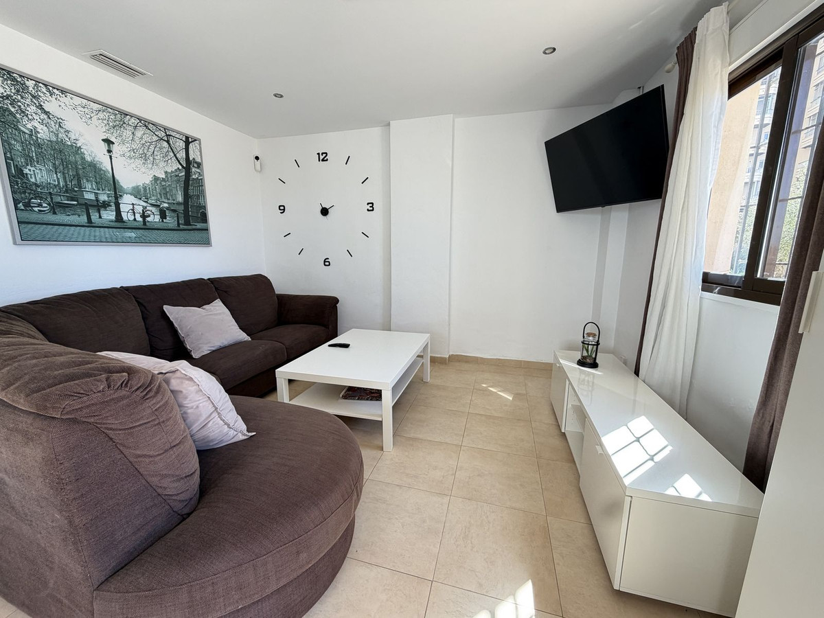 3 Bed Apartment for sale in Fuengirola Costa Del Sol, Málaga, Spain