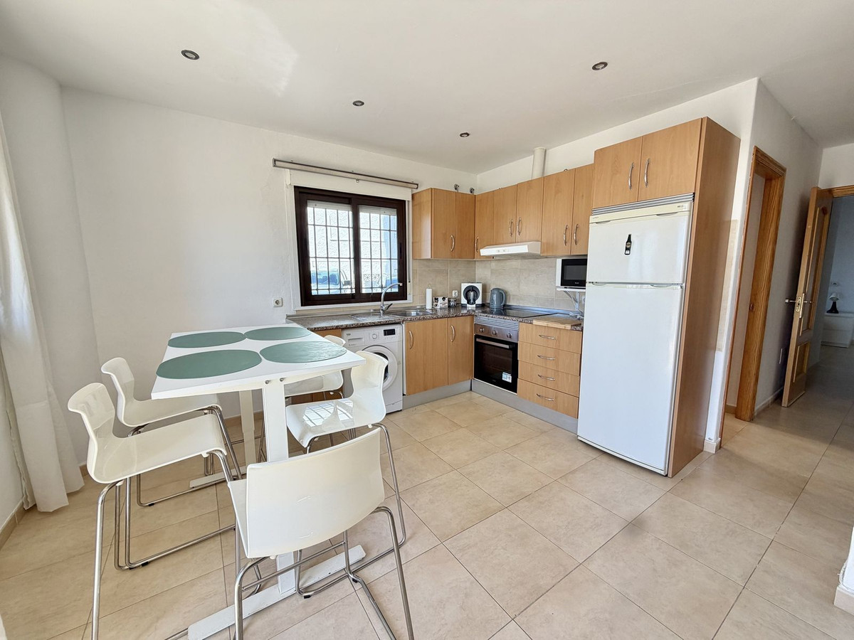 3 Bed Apartment for sale in Fuengirola Costa Del Sol, Málaga, Spain