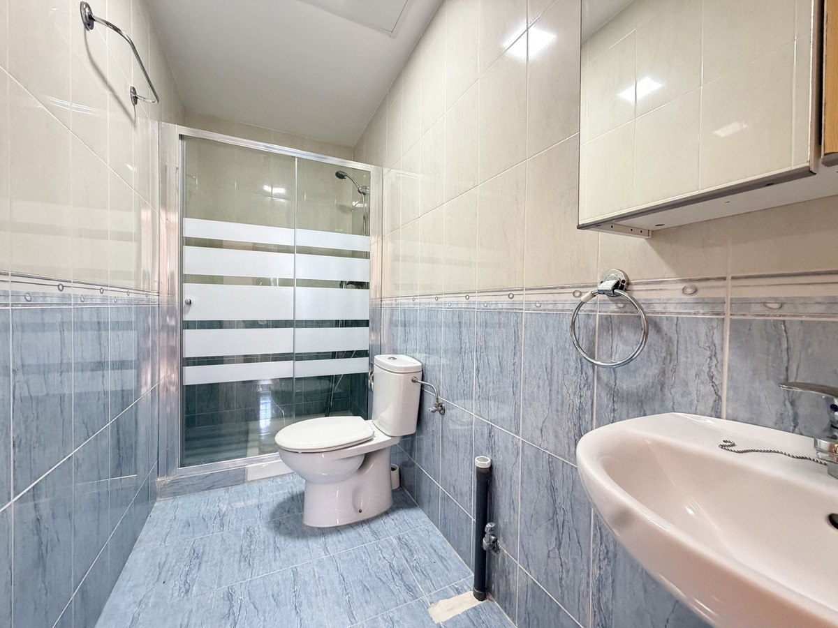 3 Bed Apartment for sale in Fuengirola Costa Del Sol, Málaga, Spain